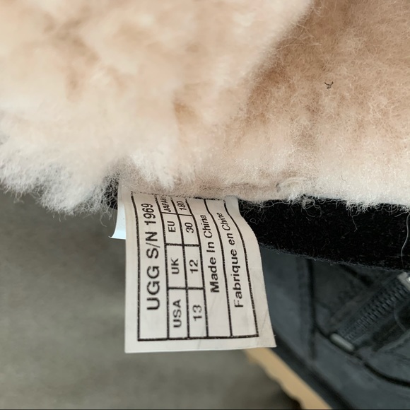 Ugg | Kensington Shearling Boots | Girls 13 - Picture 10 of 10